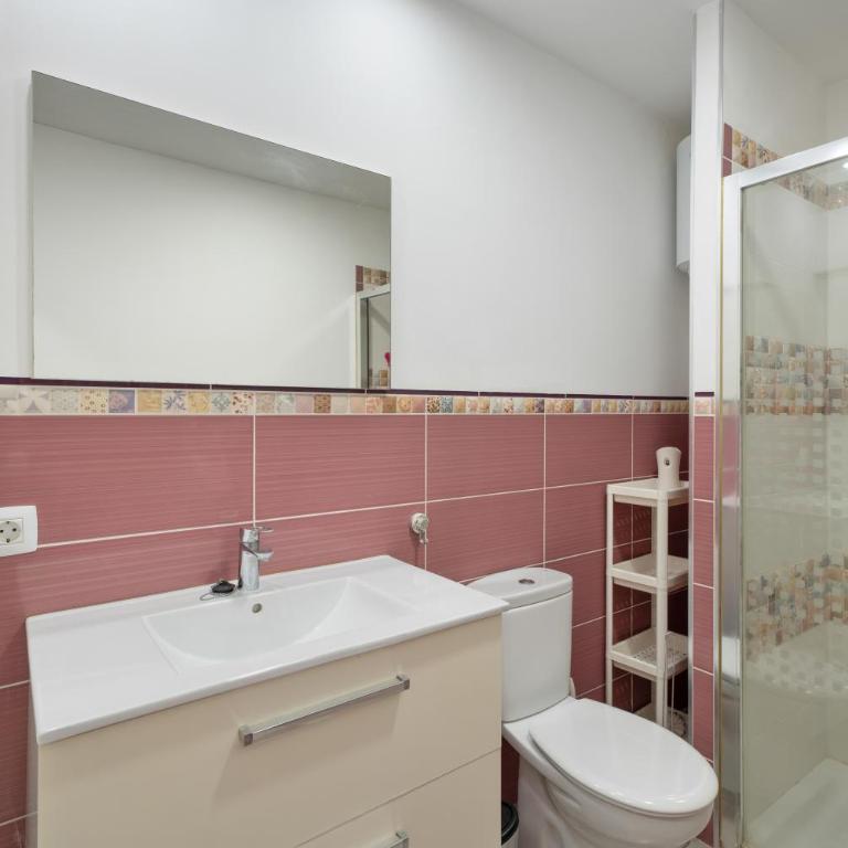 Apto Jardin del Sol Beach-Pool - Two-Bedroom Deluxe Apartment with Garden View - 24