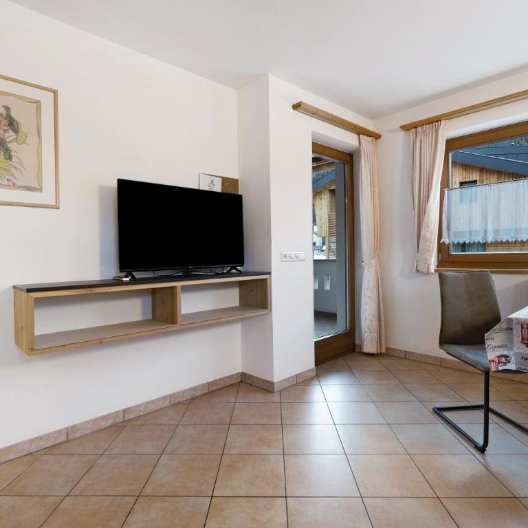 Apartments Antersi Claudia - Appartamento Deluxe con 2 Camere da Letto e Vista Giardino - 13
