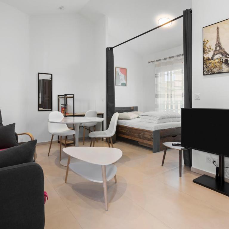 Studio 2 proche centre avec parking - Appartement Supérieur - Vue sur Ville - 3