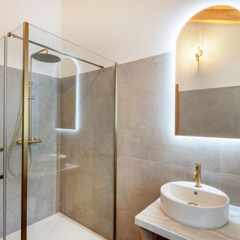 Noah Suites - Appartamento Superior con 1 Camera da Letto e Balcone - 7