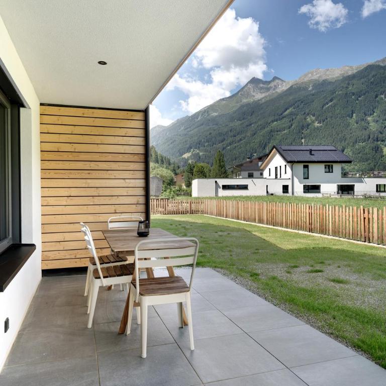 Stackler54 - mit Garten - Deluxe-Apartment mit 2 Schlafzimmern und Gartenblick - 12