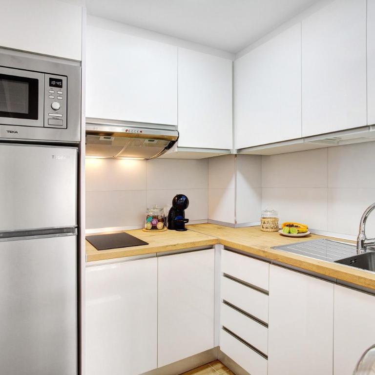 Liomor Luxury - Two-Bedroom Deluxe Apartment with Garden View - 6