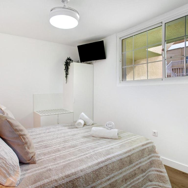 Liomor Luxury - Two-Bedroom Deluxe Apartment with Garden View - 9