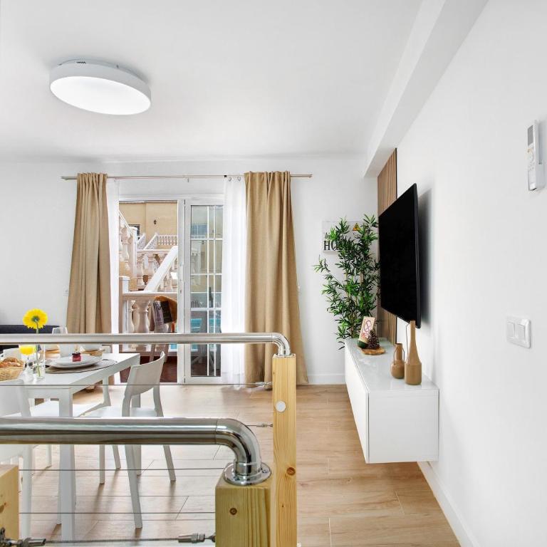 Liomor Luxury - Two-Bedroom Deluxe Apartment with Garden View - 21