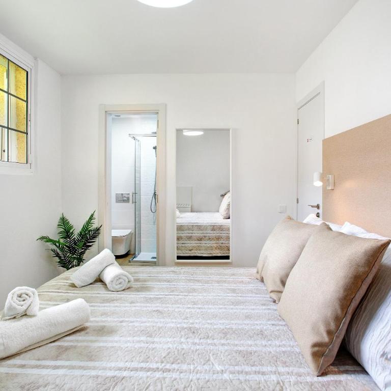 Liomor Luxury - Two-Bedroom Deluxe Apartment with Garden View - 10