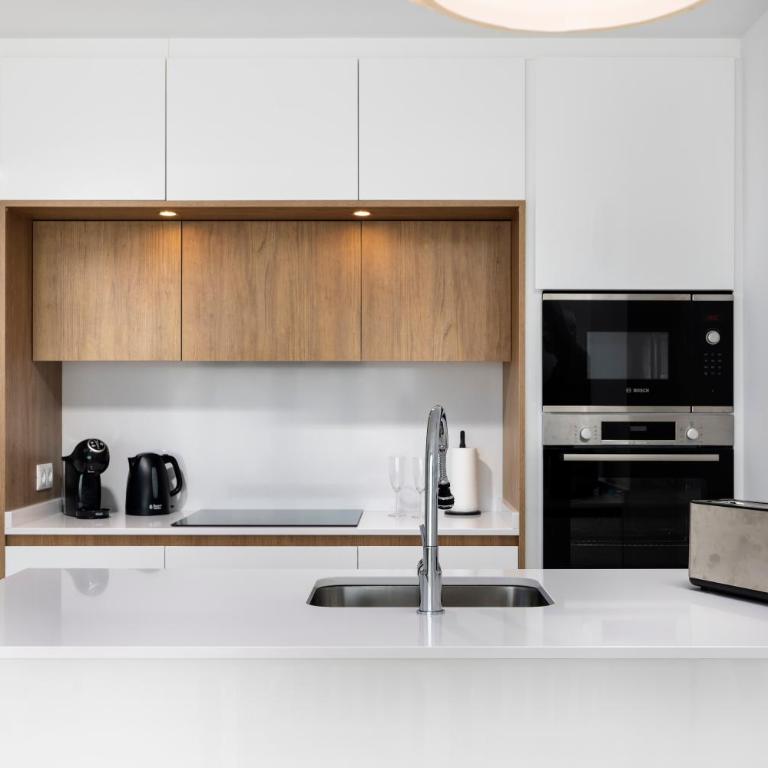 Horus 051 - Two-Bedroom Deluxe Apartment with Ocean View - 6