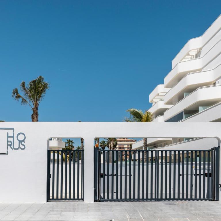 Horus 051 - Two-Bedroom Deluxe Apartment with Ocean View - 24