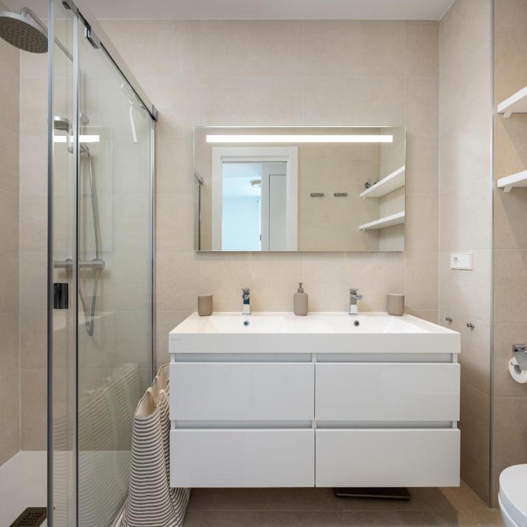 Horus 051 - Two-Bedroom Deluxe Apartment with Ocean View - 13