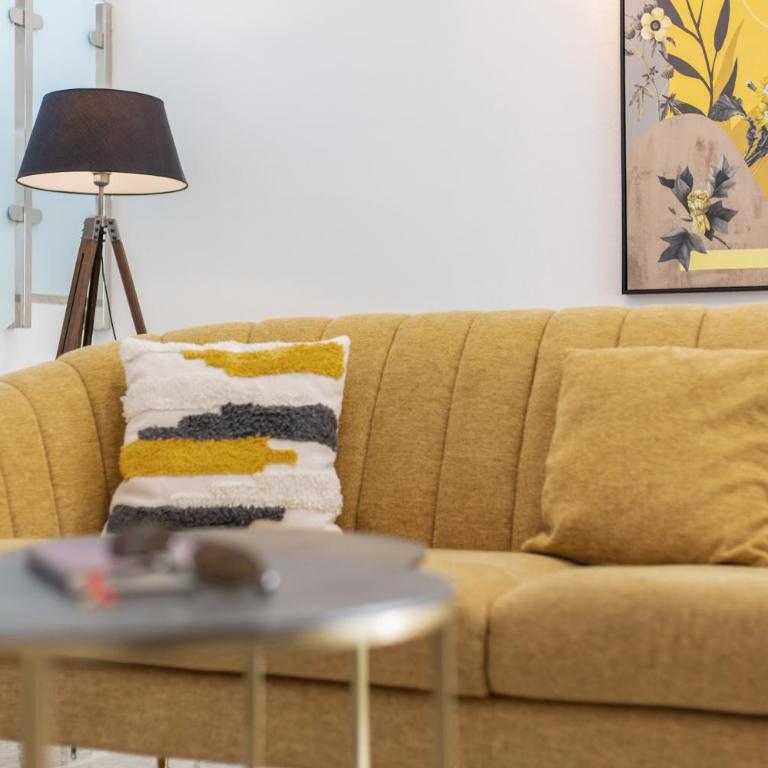 Casa Alicia - Three-Bedroom Premium Apartment with Balcony - 29
