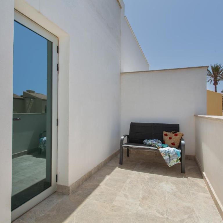 Casa Alicia - Three-Bedroom Premium Apartment with Balcony - 18