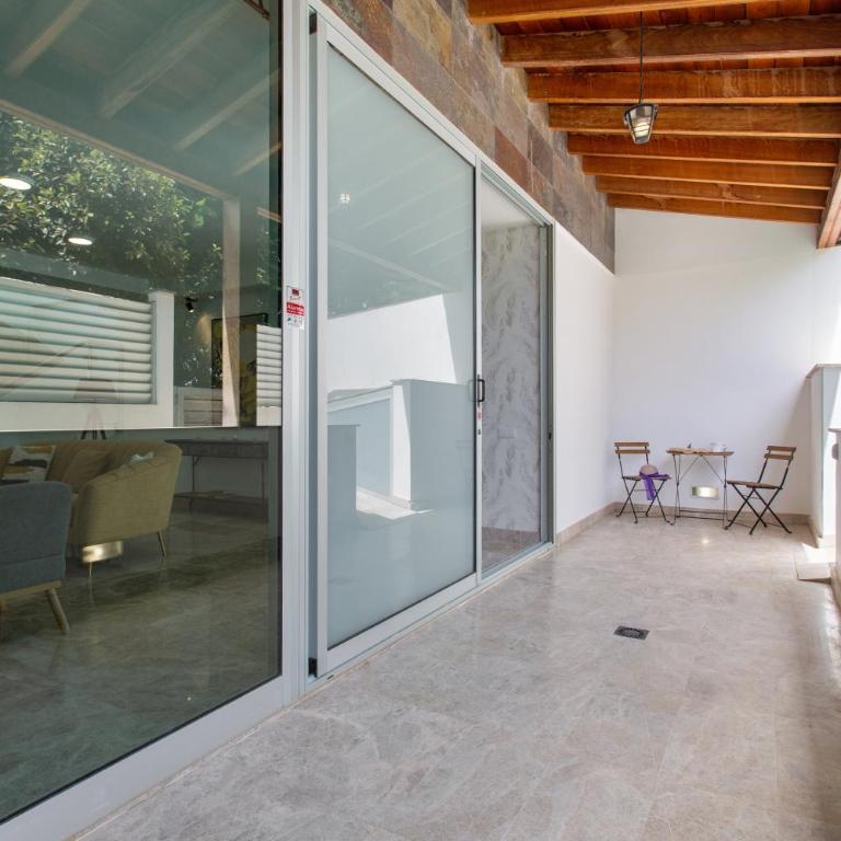 Casa Alicia - Three-Bedroom Premium Apartment with Balcony - 31