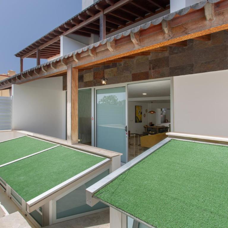 Casa Alicia - Three-Bedroom Premium Apartment with Balcony - 32