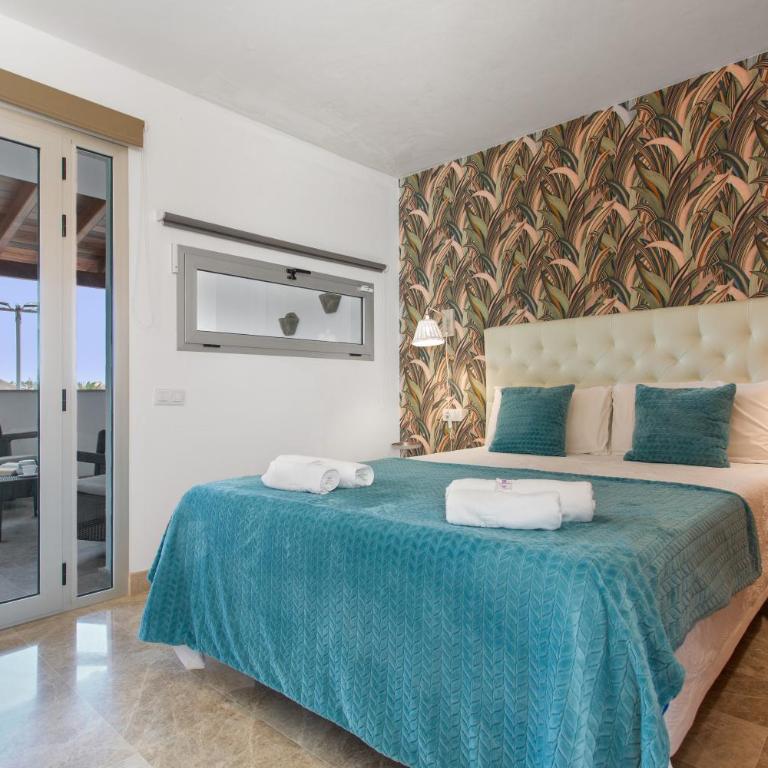 Casa Alicia - Three-Bedroom Premium Apartment with Balcony - 9