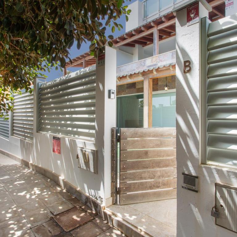 Casa Alicia - Three-Bedroom Premium Apartment with Balcony - 33