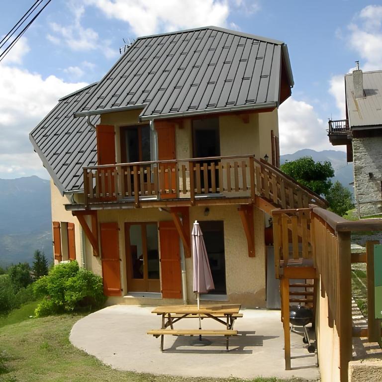 Gîte 6 Personnes - Two-Bedroom Deluxe Apartment with Garden View - 2