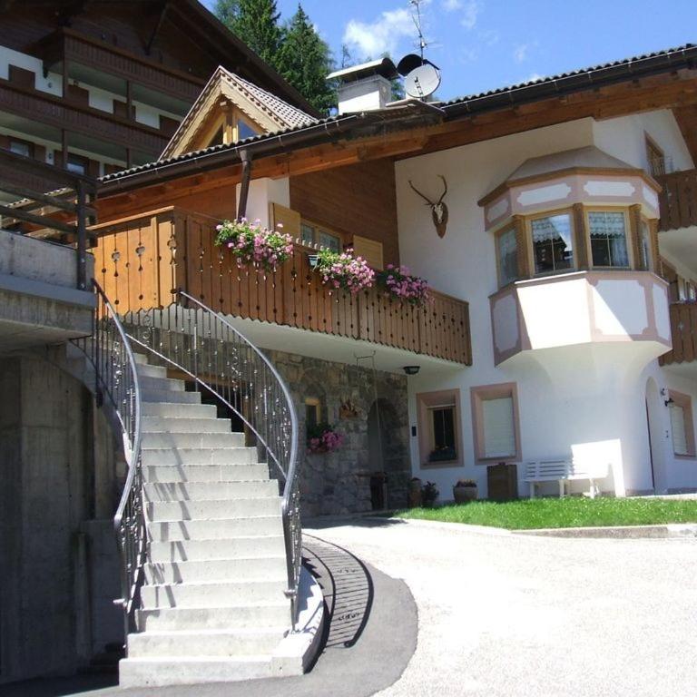 Villa Mazzel - Cima 12 - Appartamento con 2 Camere da Letto e con Vista Montagna - 1