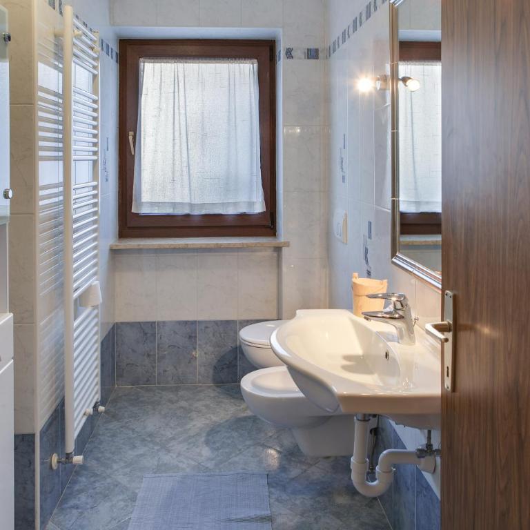Casa March 1 - Appartamento Deluxe con 2 Camere da Letto e Balcone - 10