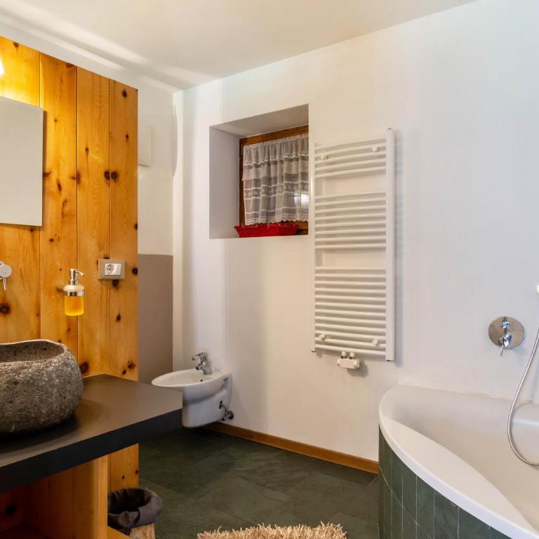 La Plates App Domesdi - Two-Bedroom Deluxe Apartment with Garden View - 15
