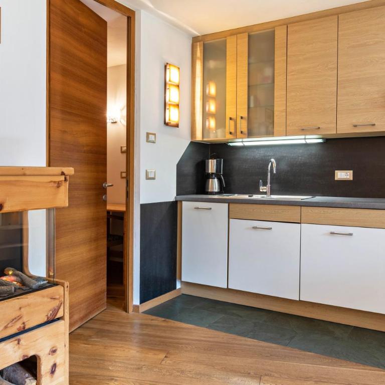 La Plates App Domesdi - Two-Bedroom Deluxe Apartment with Garden View - 4