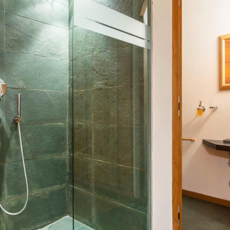 La Plates App Domesdi - Two-Bedroom Deluxe Apartment with Garden View - 17
