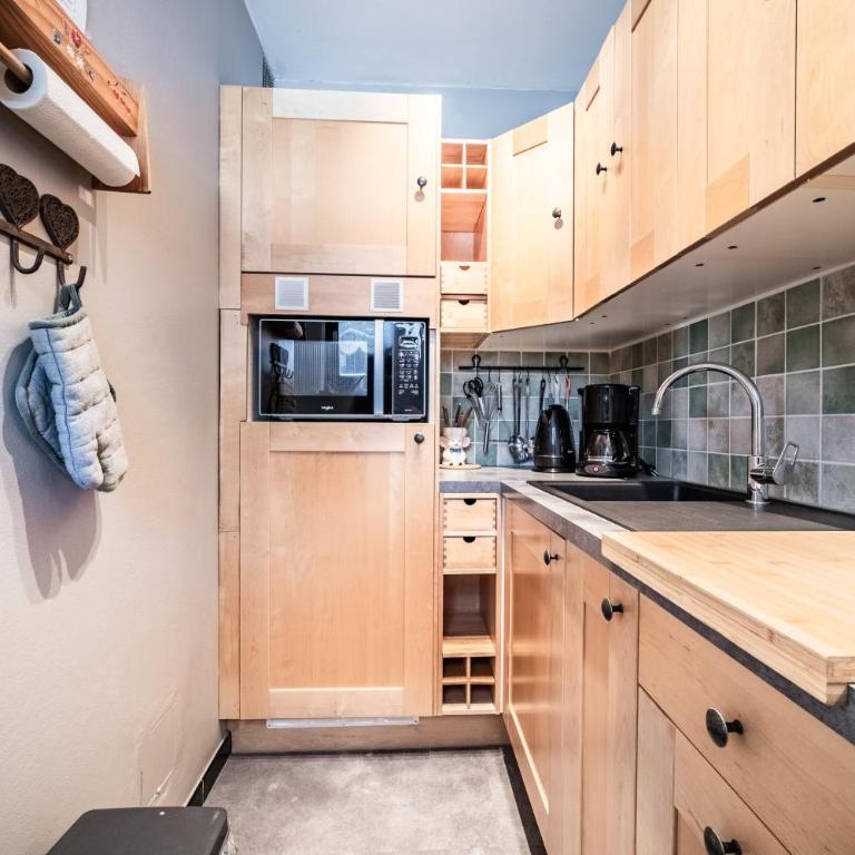 Appartement Morzine 1000 - 6 pers - Two-Bedroom Deluxe Apartment with Balcony - 12