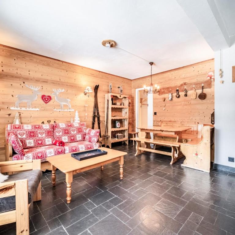 Appartement Morzine 1000 - 6 pers - Two-Bedroom Deluxe Apartment with Balcony - 7