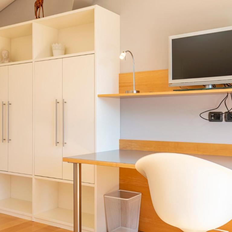 Tubris Living - Appartamento Deluxe con 2 Camere da Letto e Vista Giardino - 6