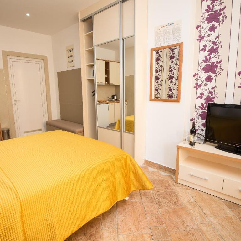 Apartments Sofija - Studio with Sofa Bed - 6