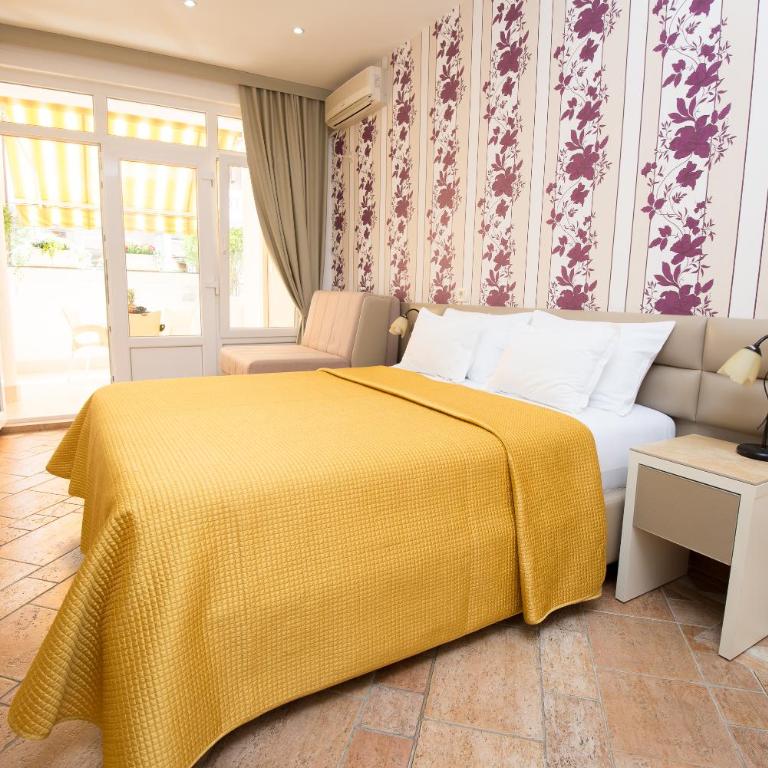 Apartments Sofija - Studio with Sofa Bed - 3