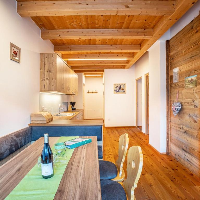 Kreuzplonhof Apt Dorfblick - Two-Bedroom Deluxe Apartment with Garden View - 13