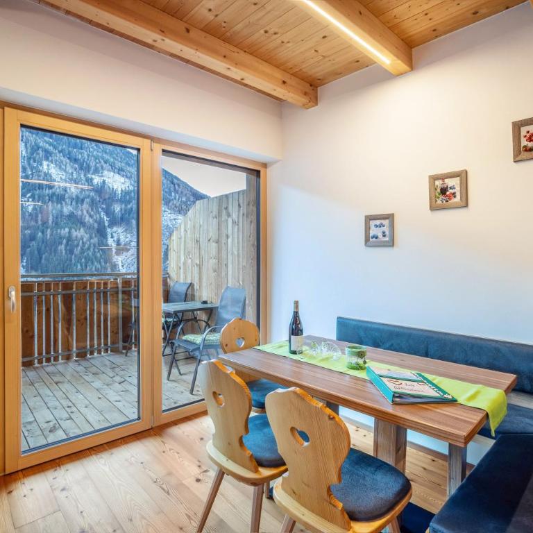 Kreuzplonhof Apt Dorfblick - Two-Bedroom Deluxe Apartment with Garden View - 8
