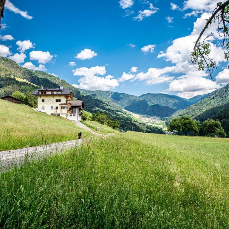 Kreuzplonhof Apt Dorfblick - Two-Bedroom Deluxe Apartment with Garden View - 15