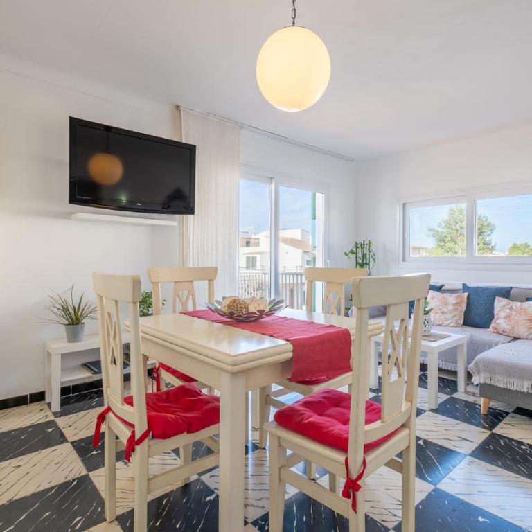 Fantastic - Two-Bedroom Deluxe Apartment with Balcony - 5