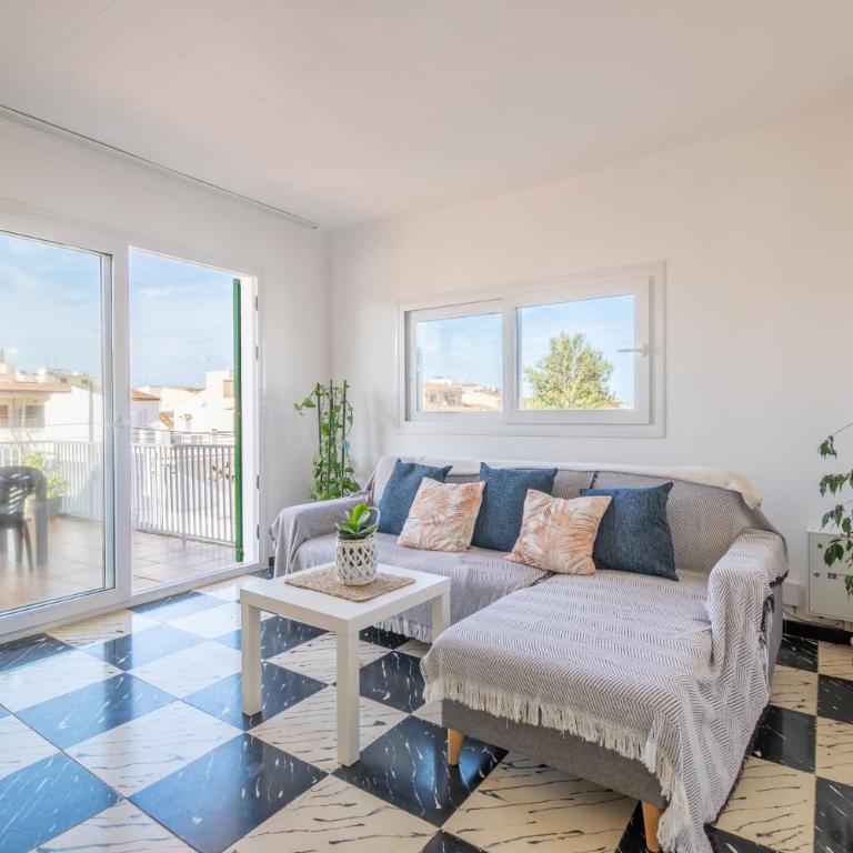 Fantastic - Two-Bedroom Deluxe Apartment with Balcony - 3