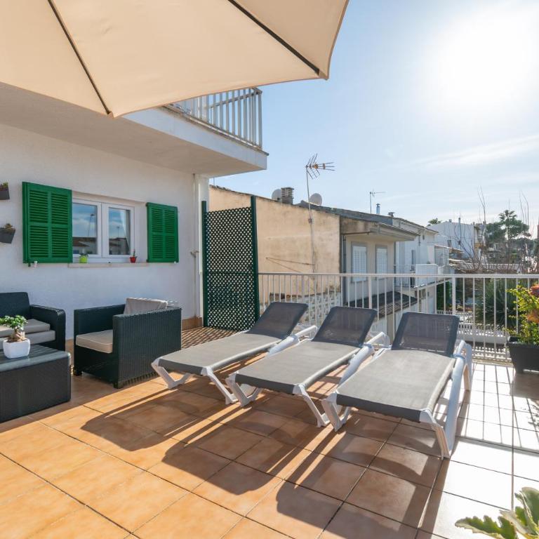 Fantastic - Two-Bedroom Deluxe Apartment with Balcony - 20