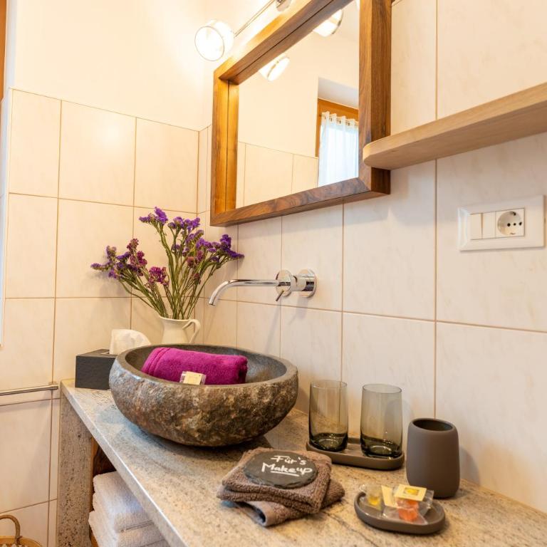 Panorama Apartment Raffeinhof - Two-Bedroom Deluxe Apartment with Garden View - 18