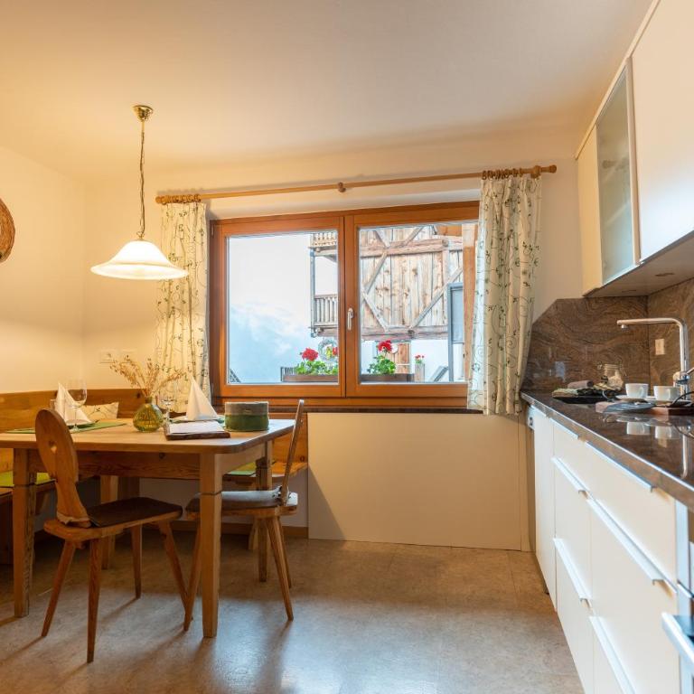 Panorama Apartment Raffeinhof - Two-Bedroom Deluxe Apartment with Garden View - 11