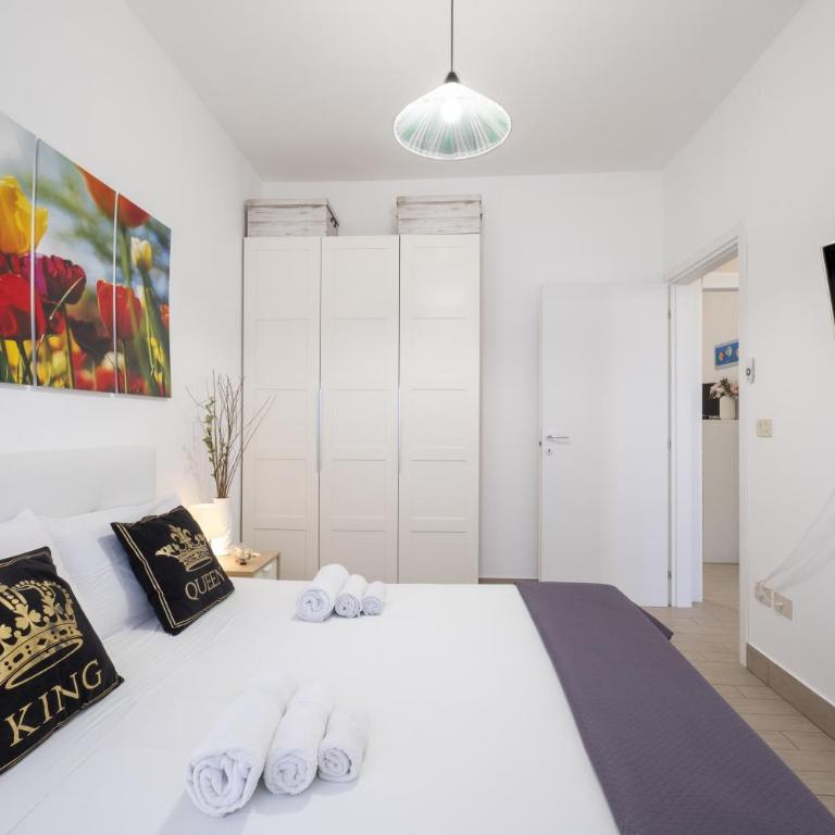 Areon - Central Coastal Residence - Three-Bedroom House - 4