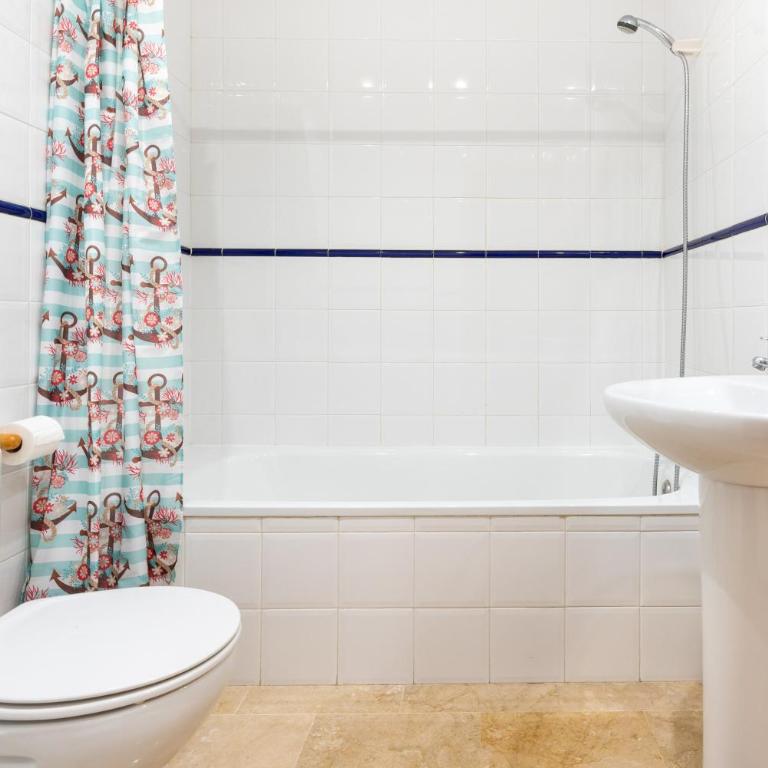 Apartamento Alboran - Apartamento Superior con vistas a la ciudad - 20