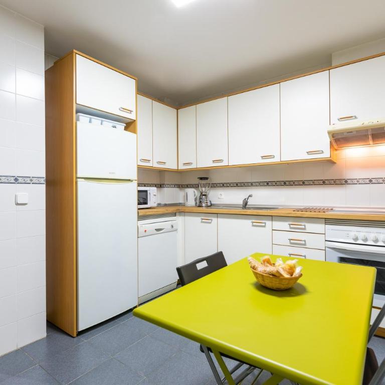 Apartamento Alboran - Apartamento Superior con vistas a la ciudad - 7