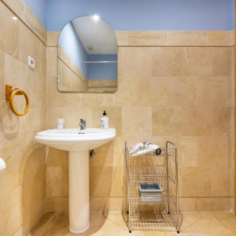 Apartamento Alboran - Apartamento Superior con vistas a la ciudad - 14