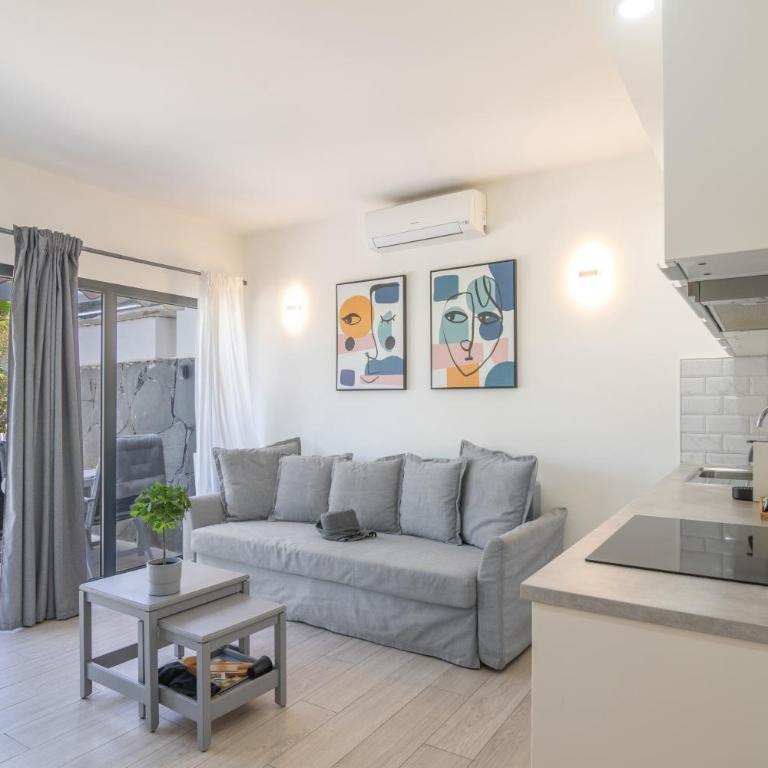 Beautiful Bungalow Maspalomas Lago - Two-Bedroom Deluxe Apartment with Garden View - 2