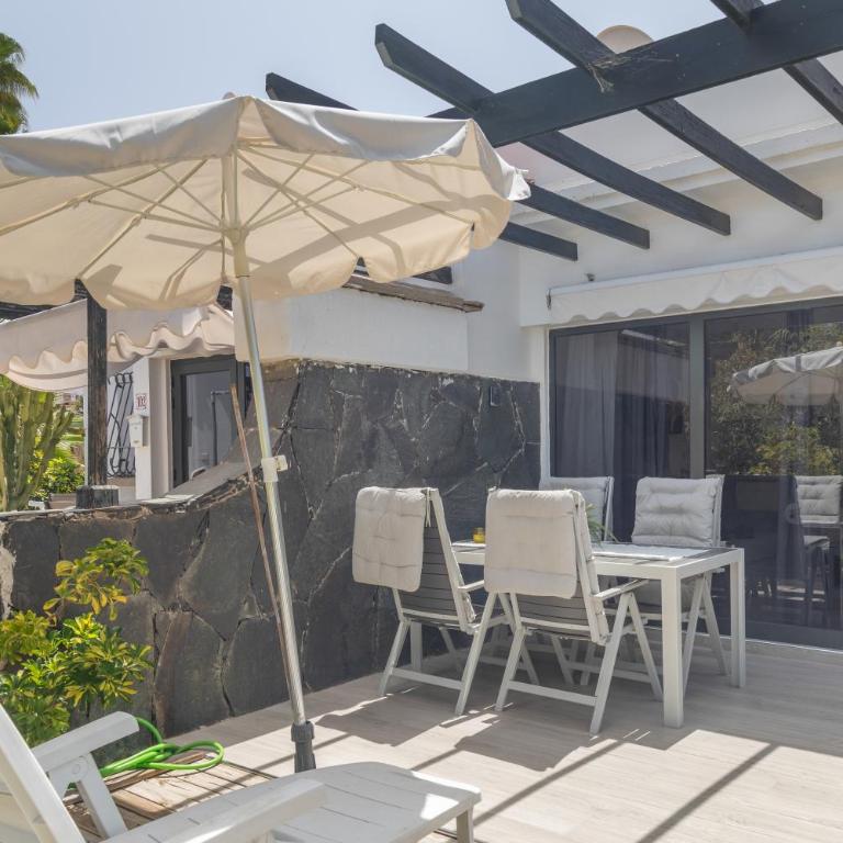 Beautiful Bungalow Maspalomas Lago - Two-Bedroom Deluxe Apartment with Garden View - 18