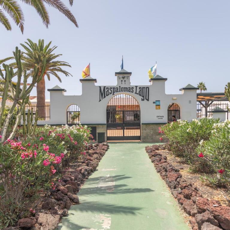 Beautiful Bungalow Maspalomas Lago - Two-Bedroom Deluxe Apartment with Garden View - 26