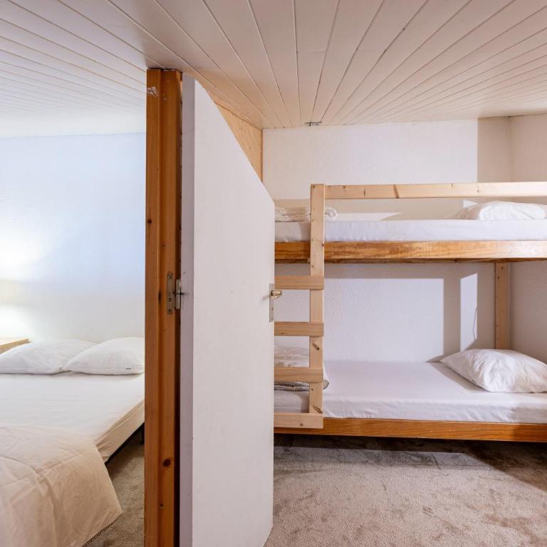 Lauziere dessus 50 - Two-Bedroom Deluxe Apartment with Balcony - 16
