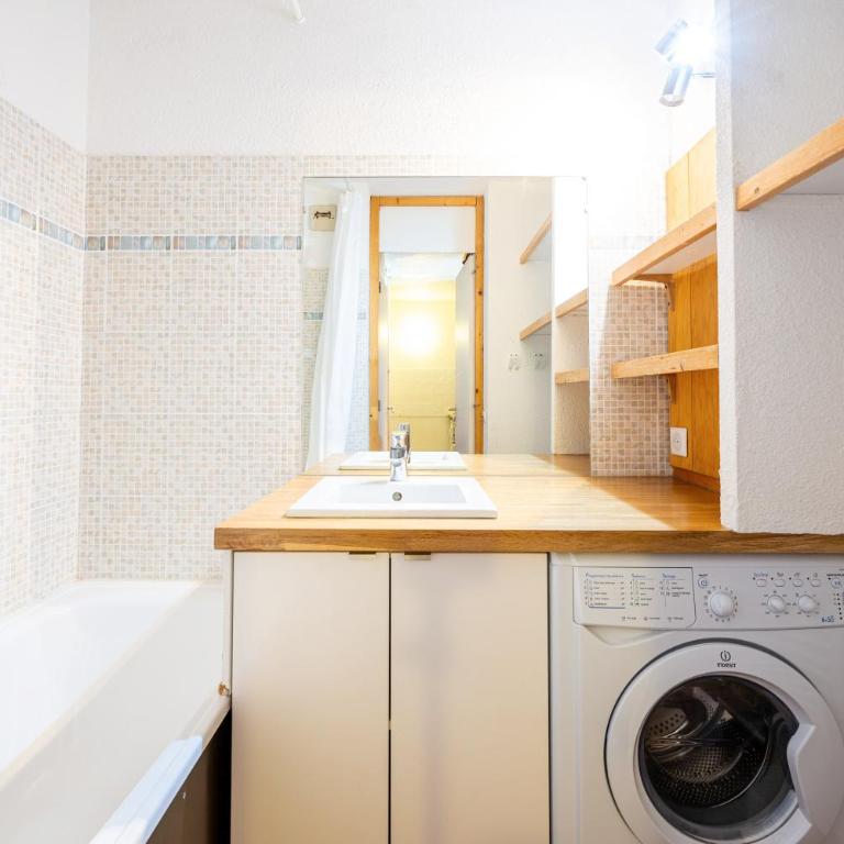 Lauziere dessus 50 - Two-Bedroom Deluxe Apartment with Balcony - 20
