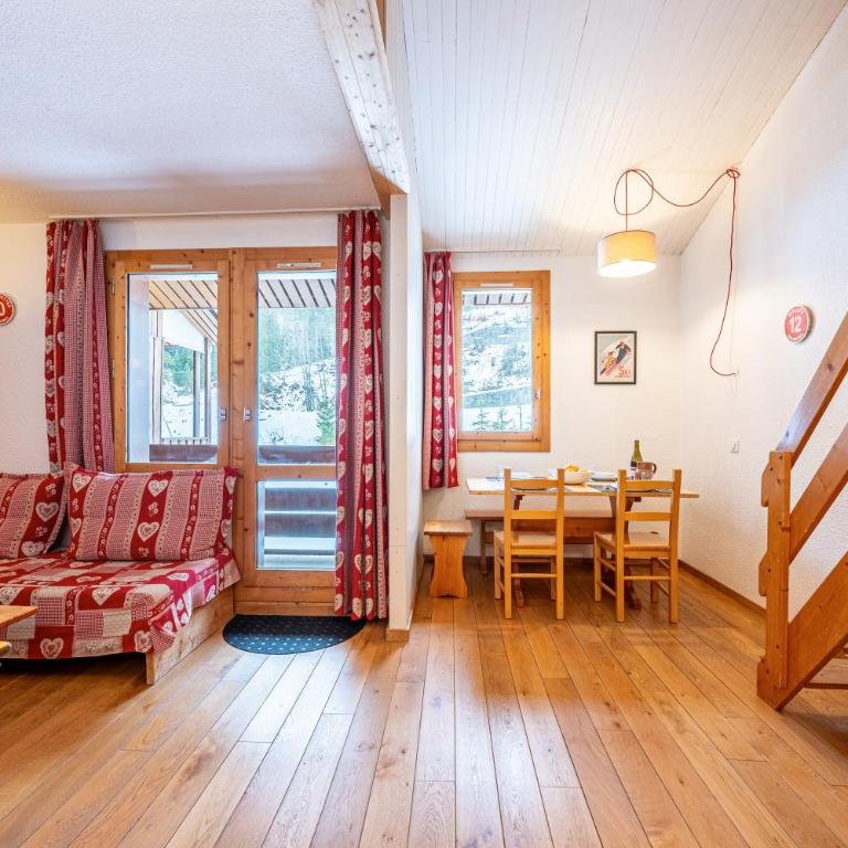 Lauziere dessus 50 - Two-Bedroom Deluxe Apartment with Balcony - 1