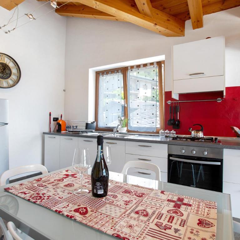 La Maison De Carletto - Appartamento Deluxe con 2 Camere da Letto e Balcone - 12