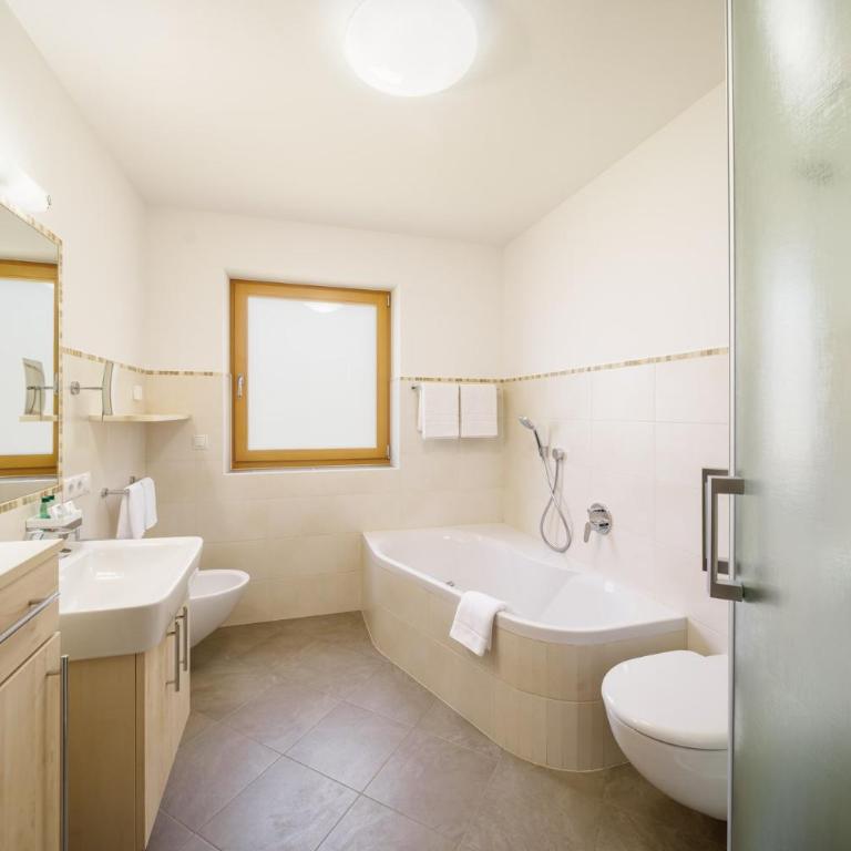 Schartnerhof Ferienwohnung Lavendel - Appartamento Deluxe con 2 Camere da Letto e Vista Giardino - 6