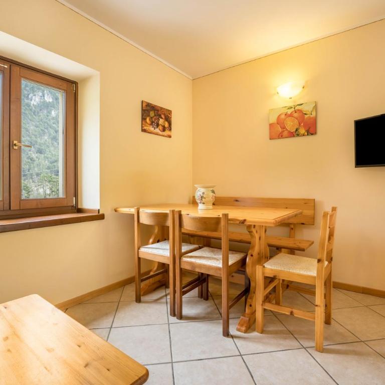 Agriturismo Val d' Egoi 1 - Appartamento Deluxe con 2 Camere da Letto e Vista Giardino - 9